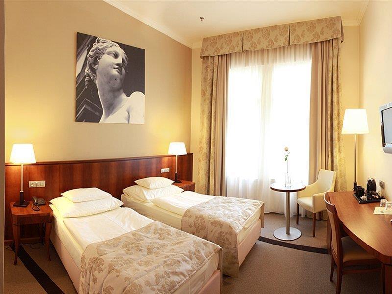Hotel Maestro By Adrez Prague Ngoại thất bức ảnh