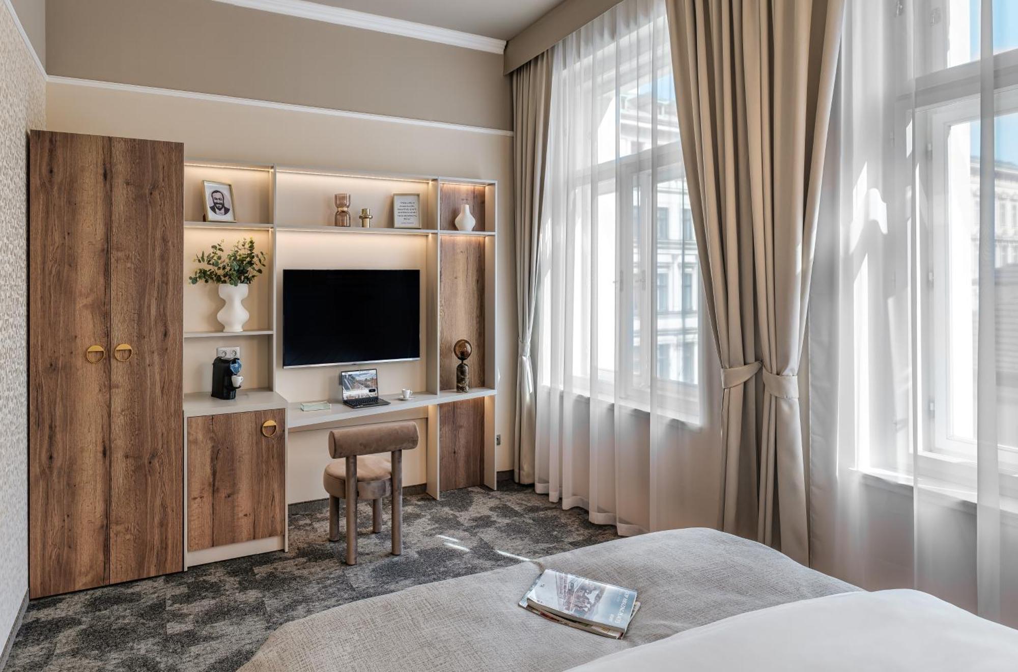 Hotel Maestro By Adrez Prague Ngoại thất bức ảnh