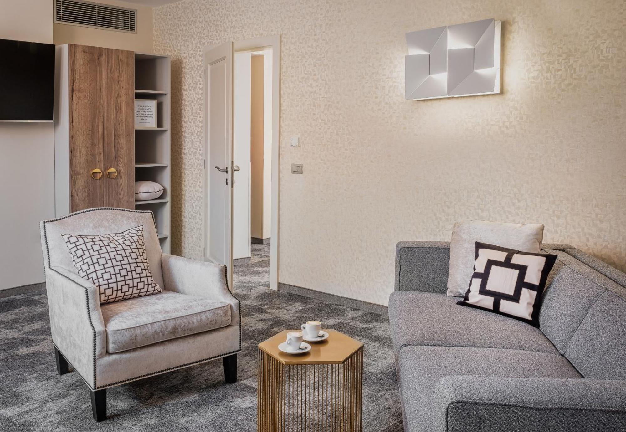 Hotel Maestro By Adrez Prague Ngoại thất bức ảnh