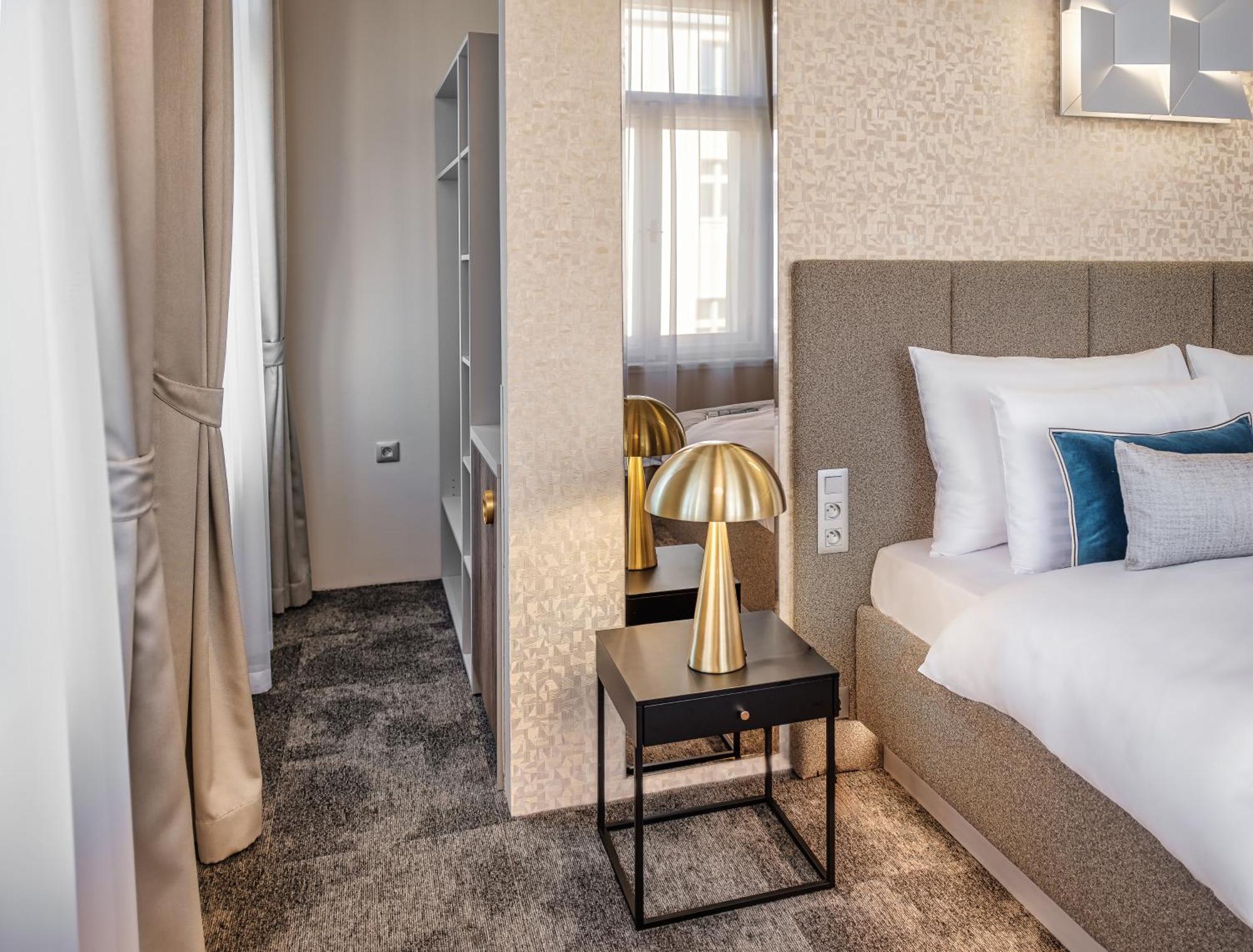 Hotel Maestro By Adrez Prague Ngoại thất bức ảnh