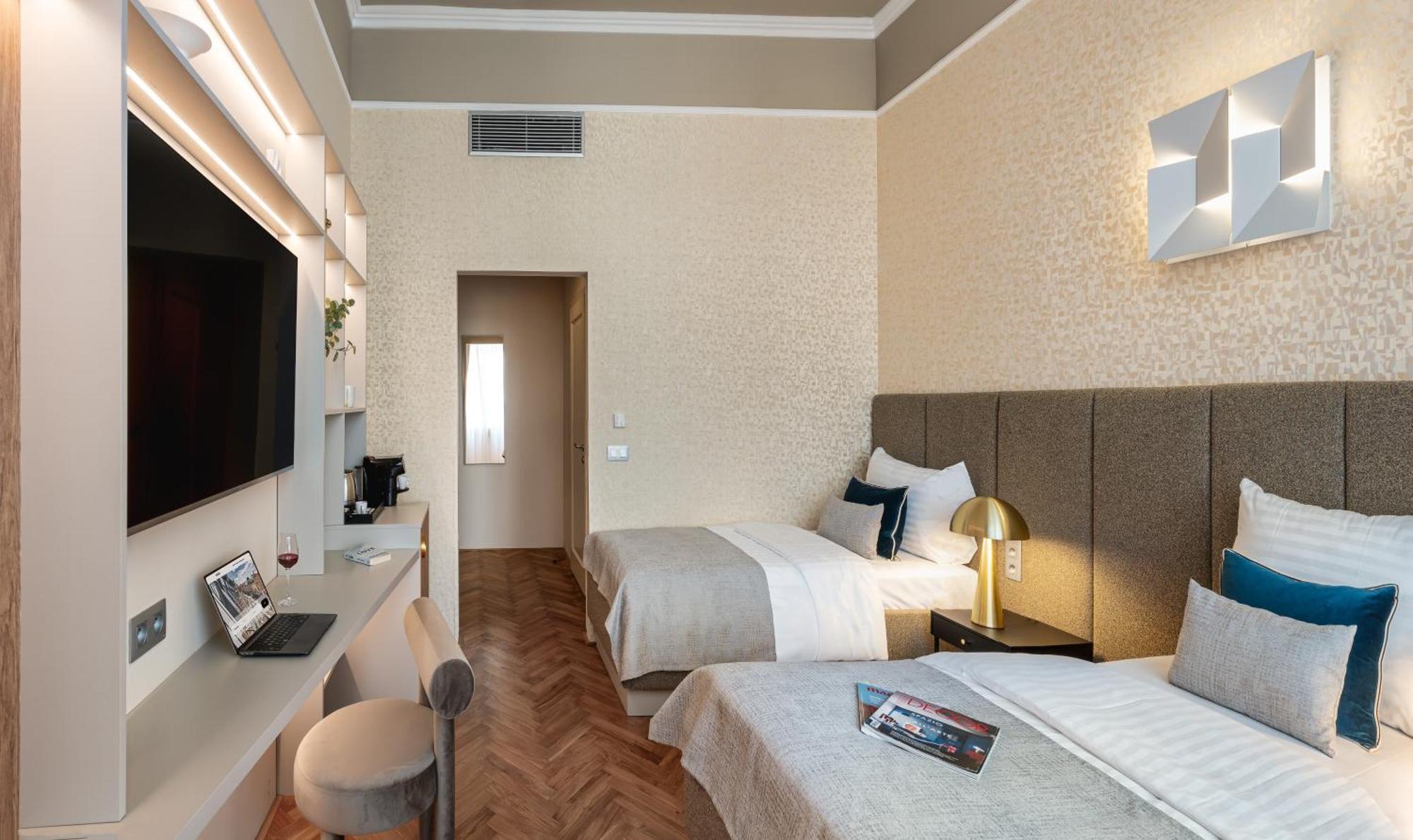 Hotel Maestro By Adrez Prague Ngoại thất bức ảnh