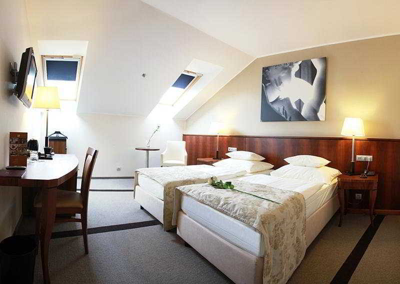 Hotel Maestro By Adrez Prague Phòng bức ảnh
